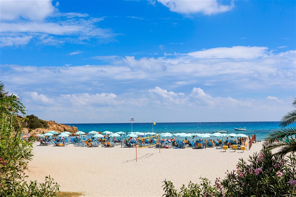 Hotelová pláž, Cala Liberotto, Orosei, Sardinie