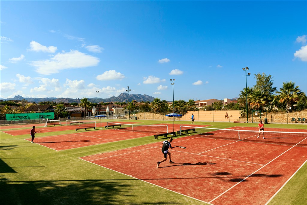 Tenisové kurty, Cala Liberotto, Orosei, Sardinie