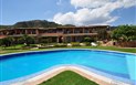Hotel Su Giganti - Pohled od bazénu, Villasimius, Sardinie