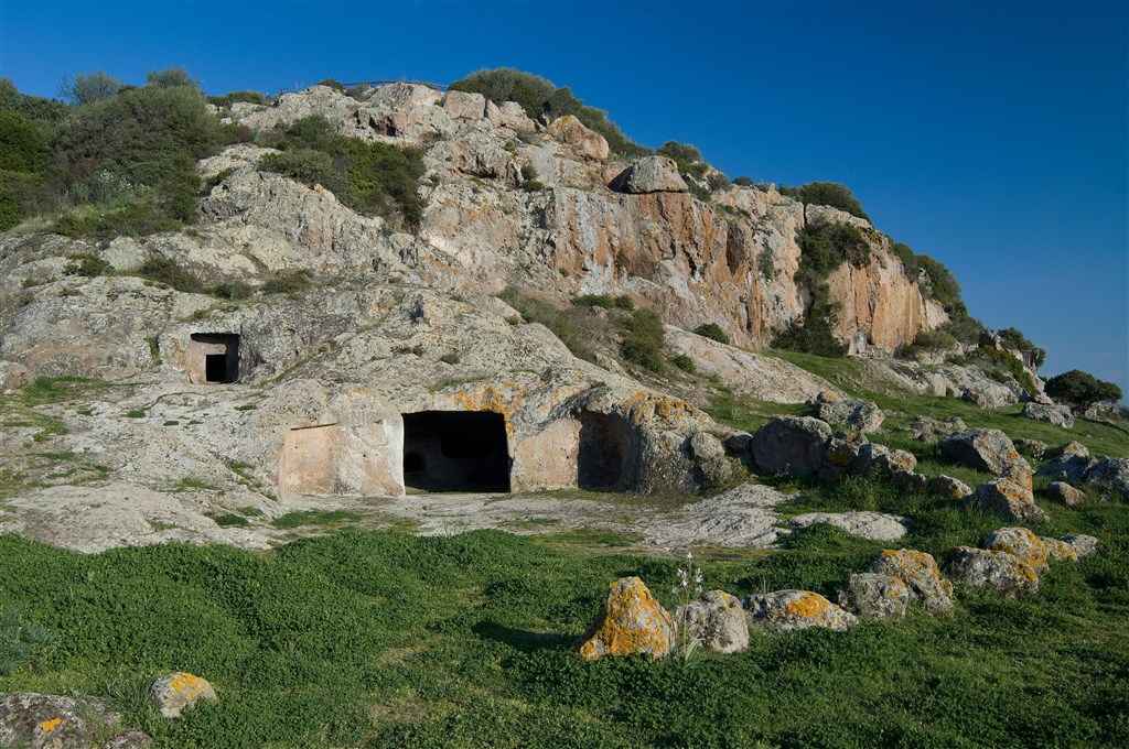 Pohřebiště Montessu, Porto Pino, Sant´Anna Arresi, Sardinie