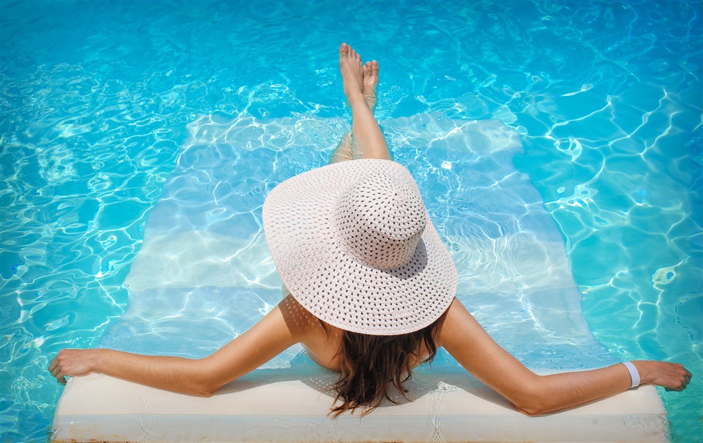 Relax v bazénu, Porto Pino, Sant´Anna Arresi, Sardinie
