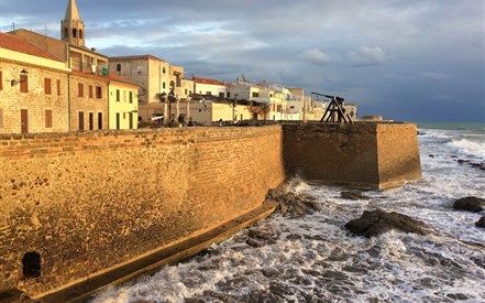 Alghero - Pohled na hradby