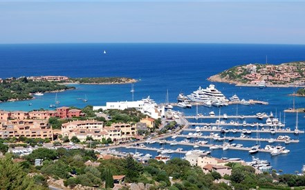 COSTA SMERALDA - Porto Cervo - Pohled na světoznámý přístav Porto Cervo