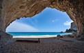 Sardinie východ - Jeskyně na pláži Cala Luna