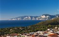 Cala Gonone - Panoramatický pohled z města Cala Gonone