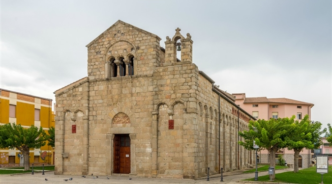 Olbia - Kostel (zdroj: sardegnaturismo.it)