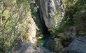 Oliena - Pramen Su Gologone (zdroj: sardegnaturismo.it)