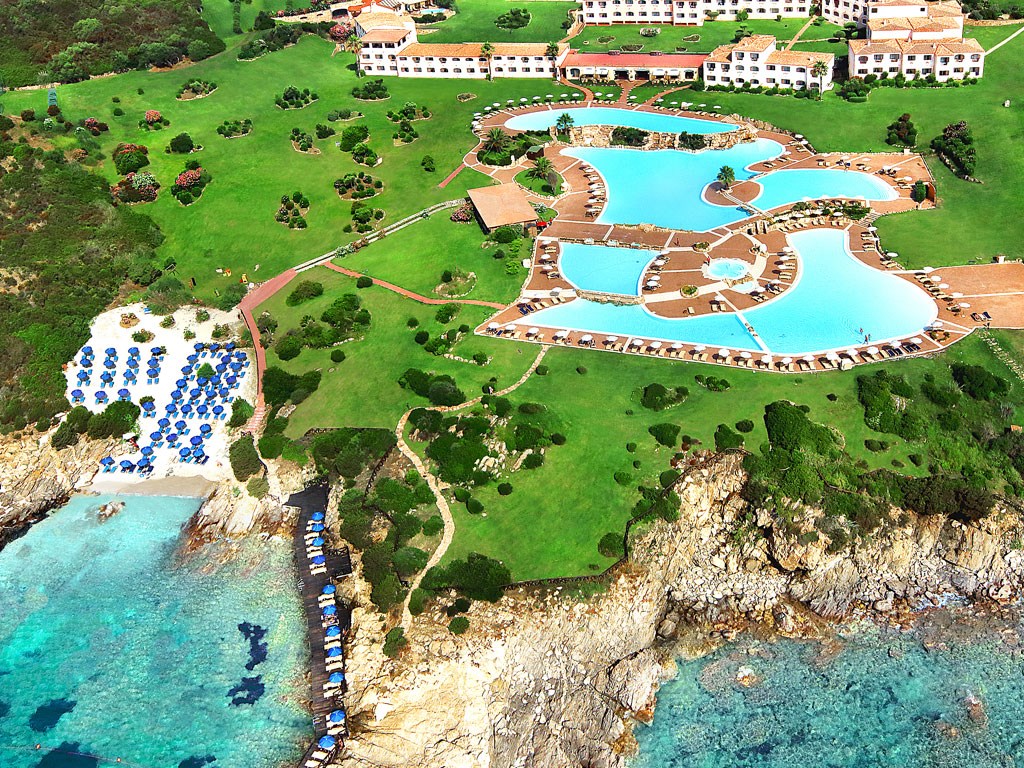 Colonna Resort - Letecký pohled na hotel, Porto Cervo, Sardinie