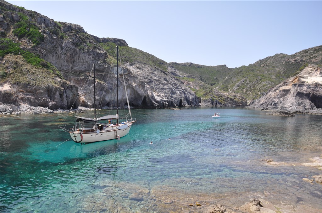 Zátoky na ostrově Sant Antioco, Sant Antioco, Sardinie