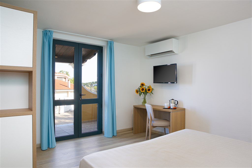 JUNIOR SUITE s výhledem na moře, Maladroxia, Sardinie