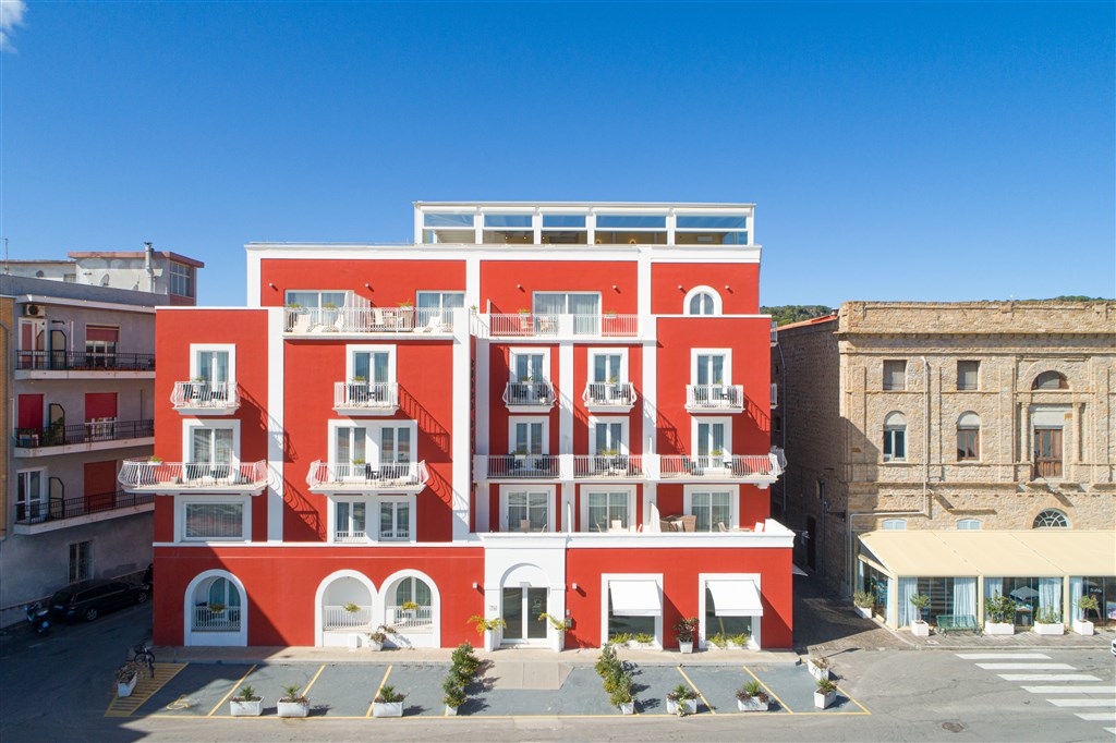 Lu´ Hotel Riviera Carloforte - Pohled na hotel, Carloforte, Sardinie