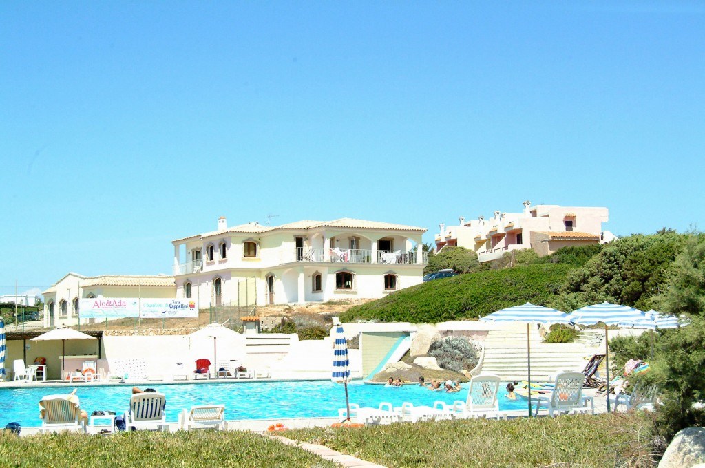 Pohled od bazénu, Santa Reparata, Sardinie