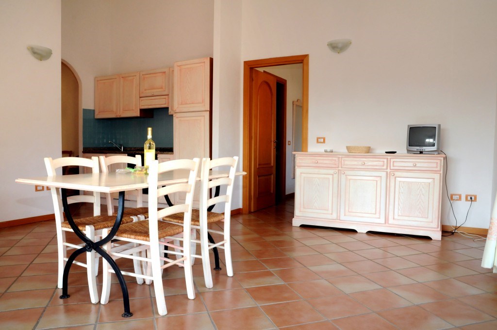 Obývací část apartmánu, Punta Marana, Sardinie