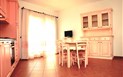 Residence Il Borgo di Punta Marana - Obývací část v apartmánech VIP, Punta Marana, Sardinie