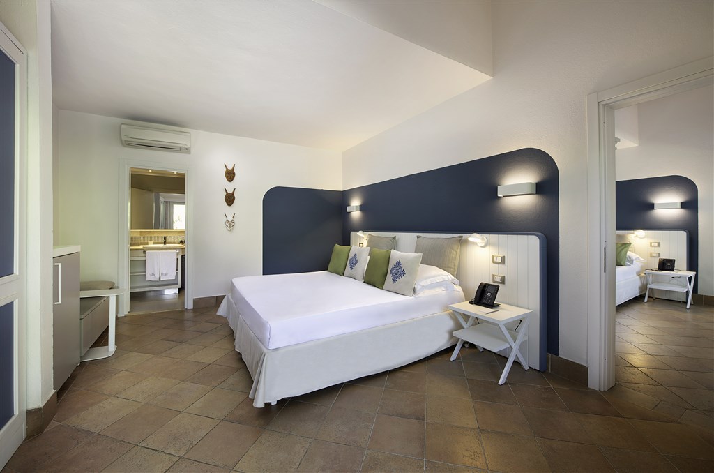 Chia Laguna Nature Resort - The Village - POOL - PROPOJENÉ POKOJE, Chia, Sardinie