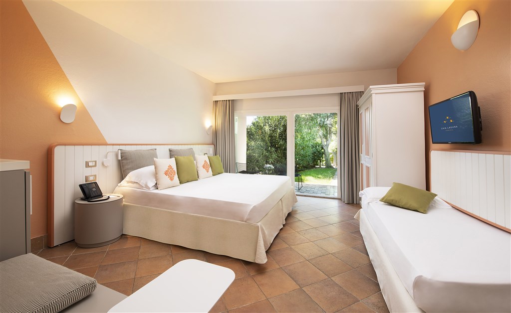 Chia Laguna Nature Resort - The Village - POOL třílůžkový, Chia, Sardinie