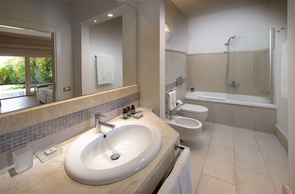 Chia Laguna Nature Resort - The Village - POOL koupelna, Chia, Sardinie