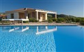Vily Torreruja - Vila CANNEDI pohled od bazénu, Isola Rossa, Sardinie