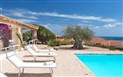 Vily Torreruja - Vila PLEIADI bazén s lehátky, Isola Rossa, Sardinie