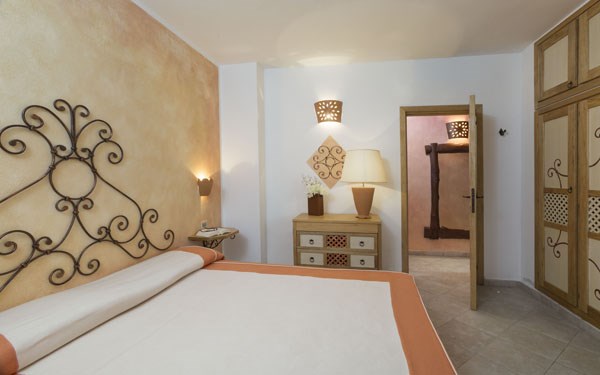 VILA C ložnice s manželským lůžkem, Cannigione, Sardinie
