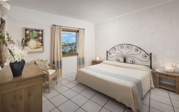 VILA D ložnice s manželským lůžkem, Cannigione, Sardinie