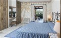 Resort Cala di Falco - Vily - VILA GINESTRA ložnice s manželským lůžkem, Cannigione, Sardinie