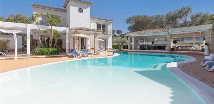 Eliantos Boutique Hotel & Spa - Pohled od bazénu, Santa Margherita di Pula, Sardinie
