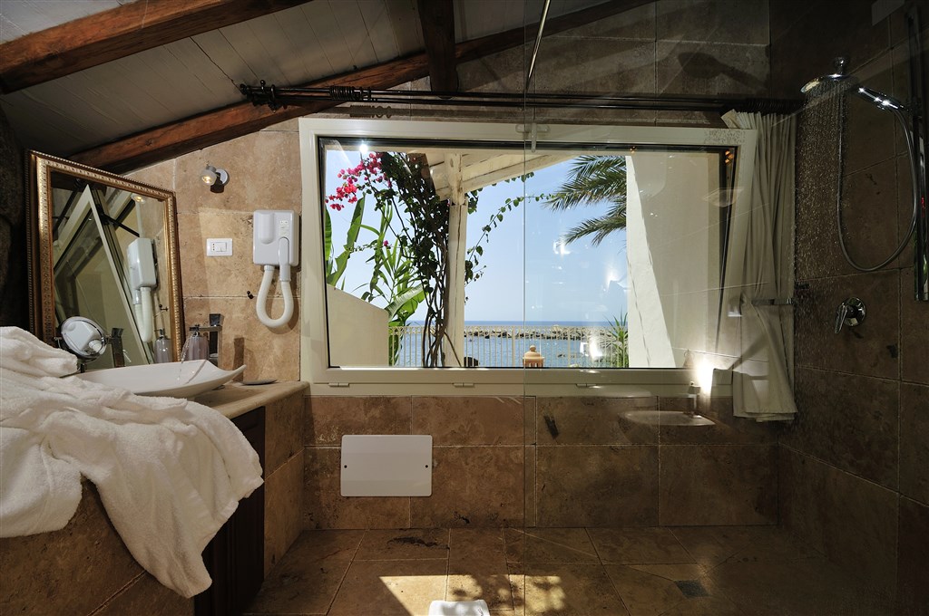 Suite NURAGHE koupelna, Arbatax, Sardinie