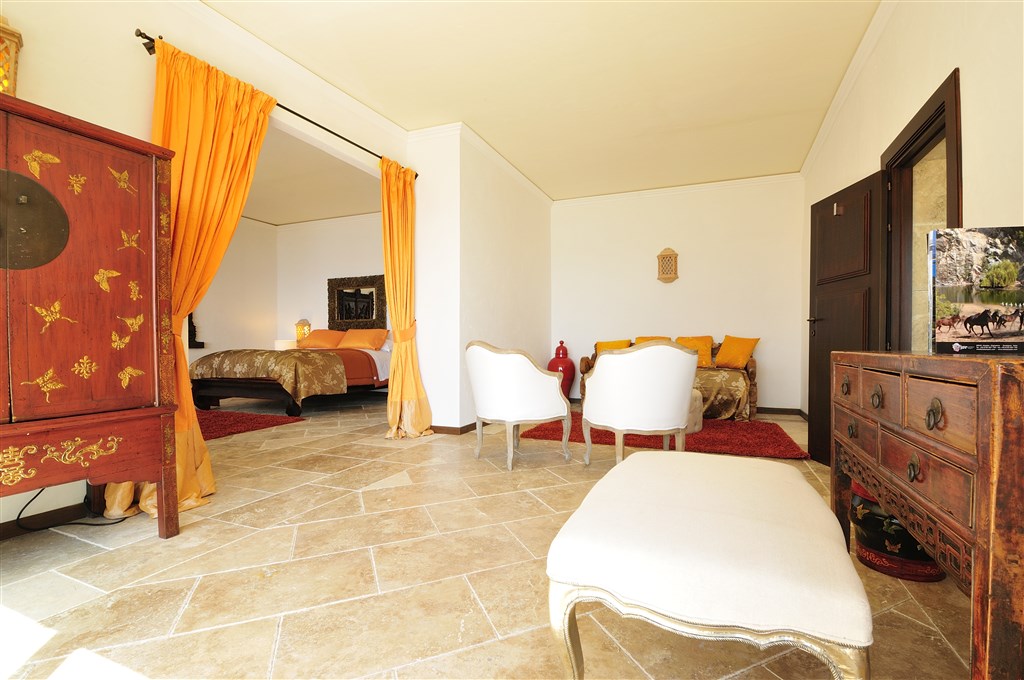 Suite NURAGHE interiér, Arbatax, Sardinie