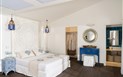 Arbatax Park Resort - Suites del Mare - FAMILY SUITE s výhledem na moře, interiér, Arbatax, Sardinie