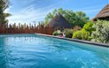 Is Cheas - Farma - Pohled od bazénu, San Vero Milis, Sardinie