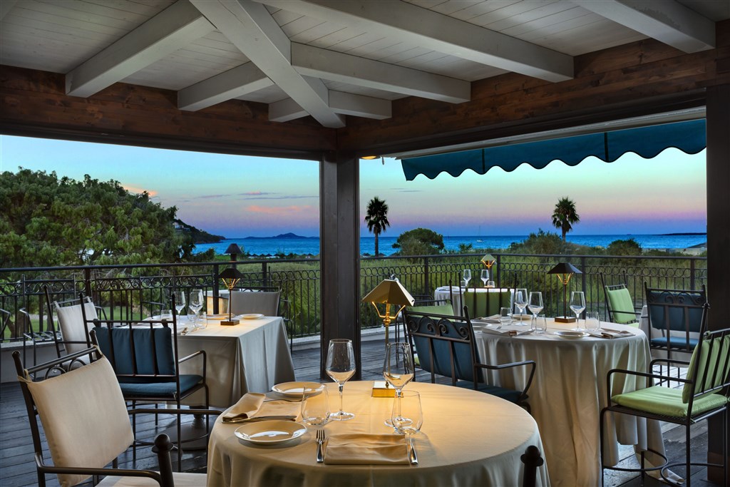 Restaurace Meditteraneo, Golfi di Marinella, Sardinie