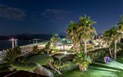 Hotel Club Saraceno - Večerní pohled na hotel, Arbatax, Sardinie