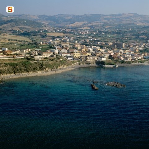 Castelsardo, veduta aerea della spiaggia Lu Bagnu