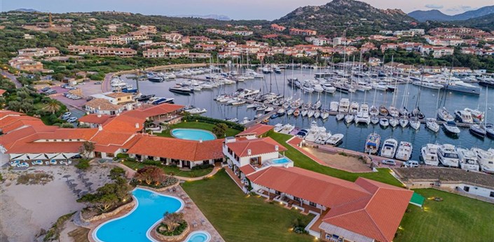 Sporting - Letecký pohled na hotel a přístav, Porto Rotondo, Sardinia