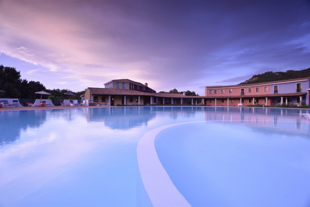 Hotel s bazénem, Villagrande Strisaili, Sardinie