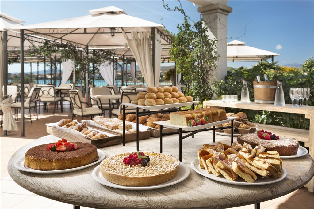 Snídaně na terase, Golfo Aranci, Sardinie