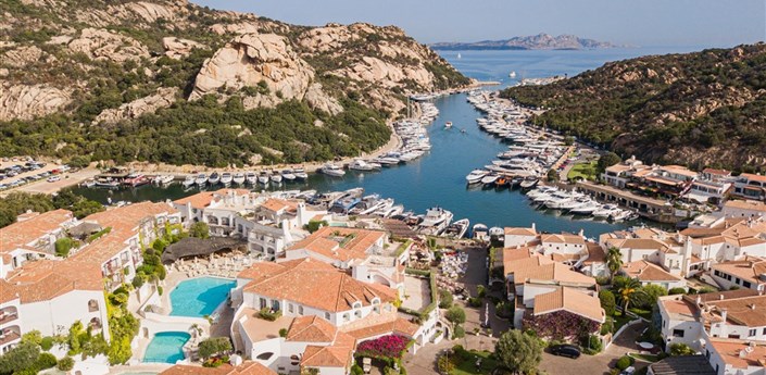 Grand Hotel Poltu Quatu - Letecký pohled, Costa Smeralda, Sardinie