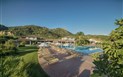 Perdepera Resort - Lehátka u bazénu, Marina di Cardedu, Sardinie
