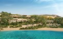 7Pines Resort Sardinia - Hlavní budova - pohled od moře, Baja Sardinia, Sardinie