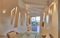 Baia di Chia Resort Sardinia, Curio Collection by Hilton - Pokoj KING ONE BEDROOM SUITE, Chia, Sardinie