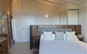 Baia di Chia Resort Sardinia - Pokoj KING ONE BEDROOM SUITE, Chia, Sardinie