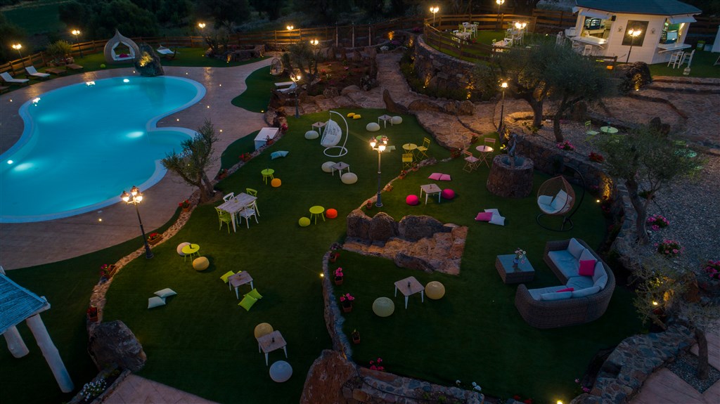 Agriturismo S`Ozzastru - Večerní agriturismo s bazénem, Dorgali, Sardinie