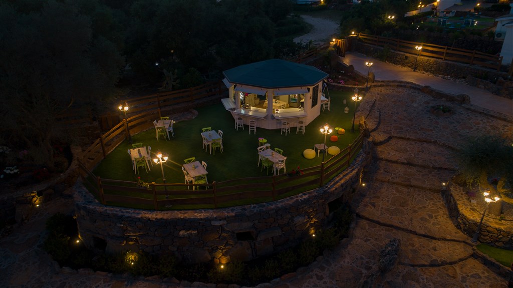 Agriturismo S`Ozzastru - Bar u bazénu, Dorgali, Sardinie