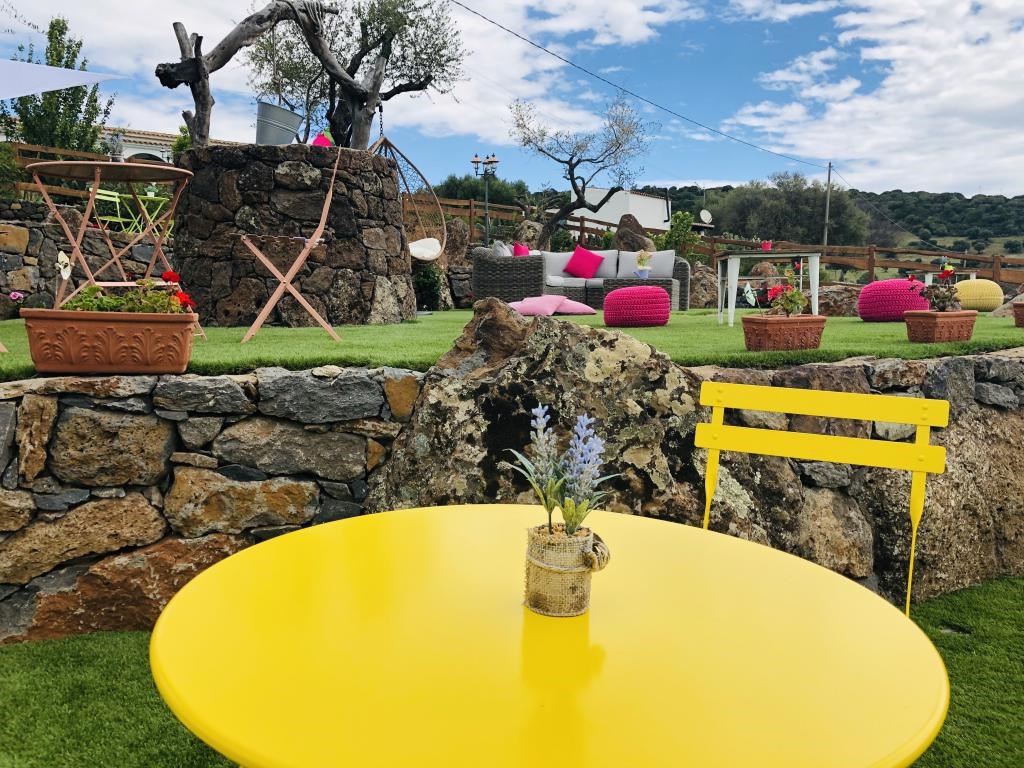 Agriturismo S`Ozzastru - Posezení a relaxační zóny v zahradě, Dorgali, Sardinie