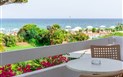 Flamingo Resort - Výhled z balkonu pokoje Superior s výhledem na moře, Pula, Sardinie