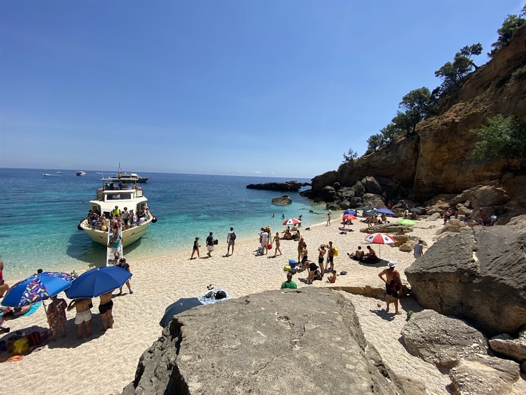 Nascar - Cala Biriola, Záliv Orosei, Sardinie