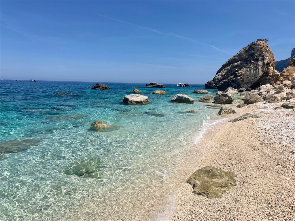 Nascar - Cala Gabbiani, Záliv Orosei, Sardinie