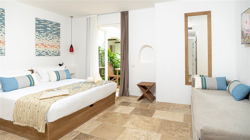 Třílůžkový pokoj PRESTIGE, Pula, Sardinie