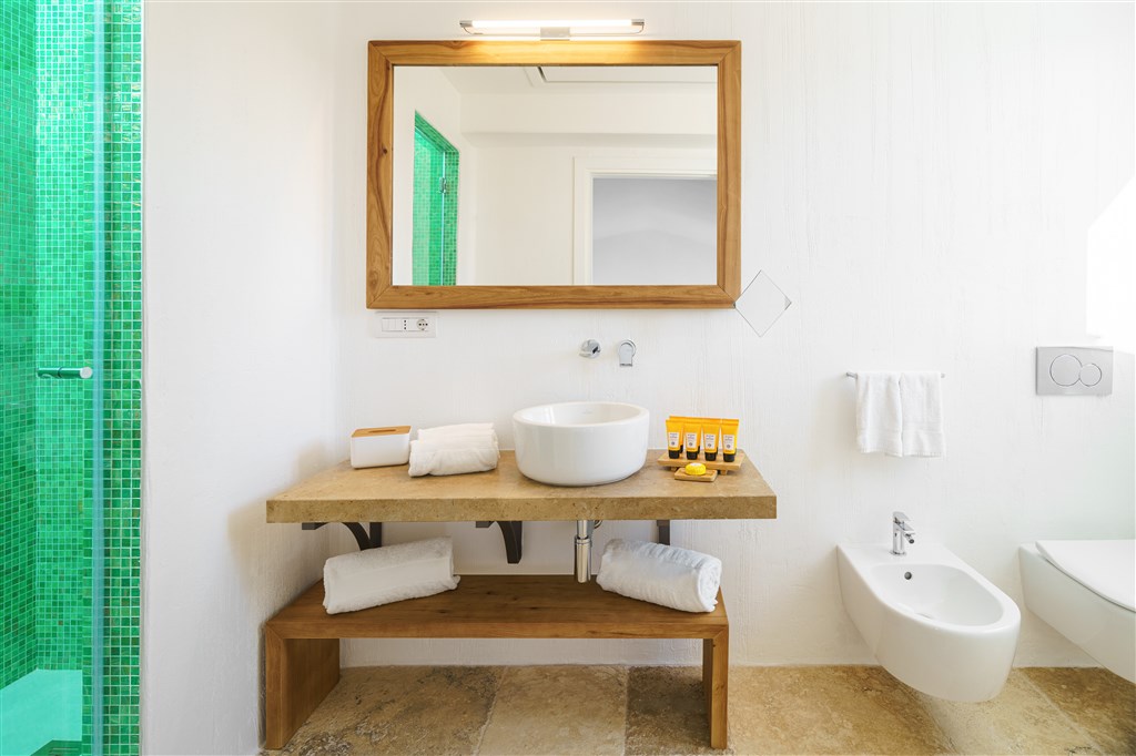 JUNIOR SUITE - koupelna, Pula, Sardinie